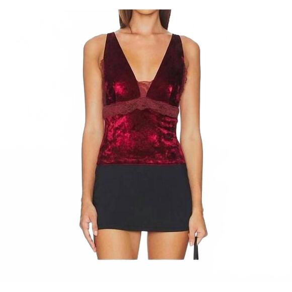 FREE PEOPLE Tops - NEW FREE PEOPLE bed of roses cami top in red